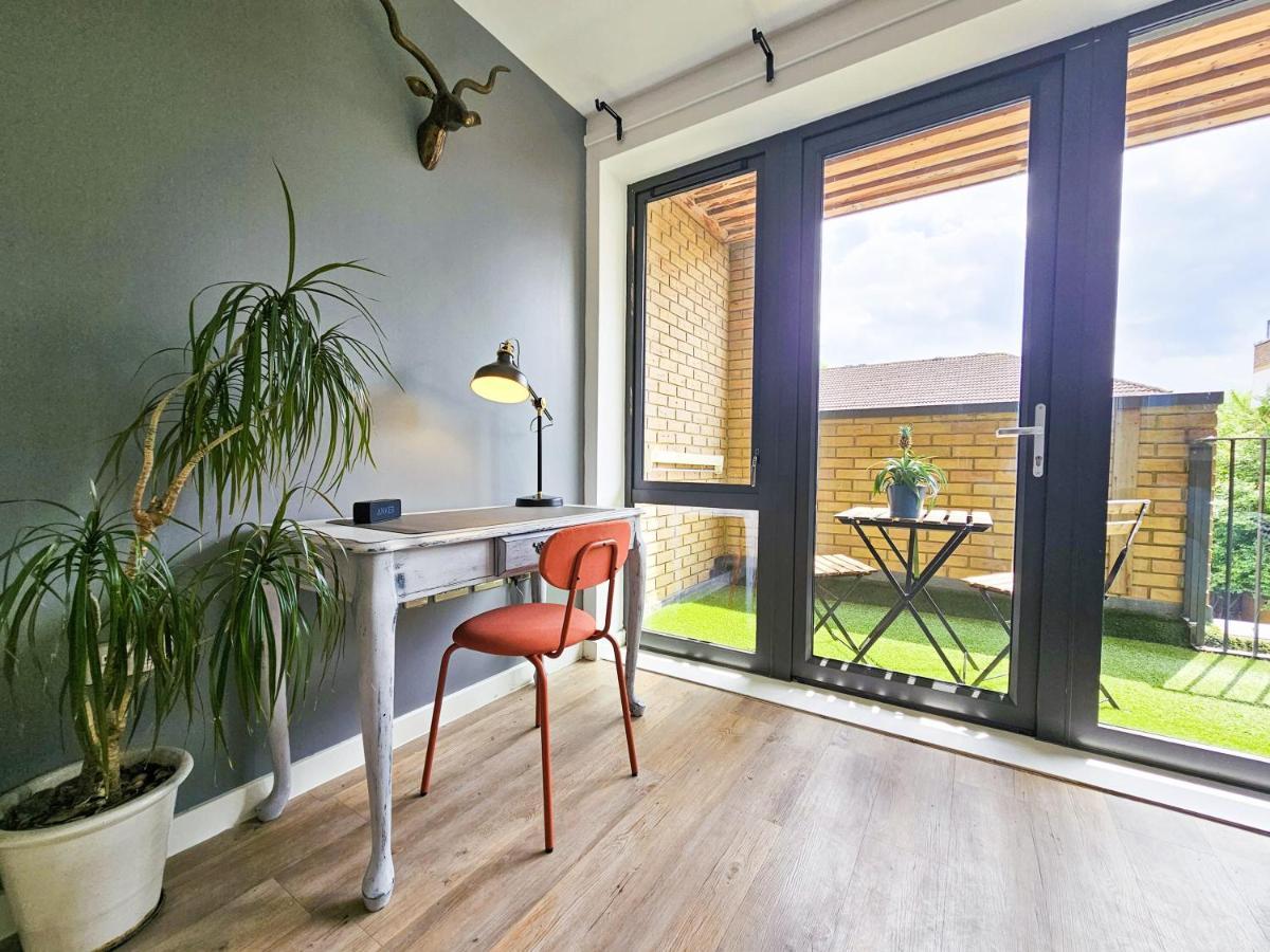 Centrally Located Spacious Flat Near Canary Wharf ロンドン エクステリア 写真