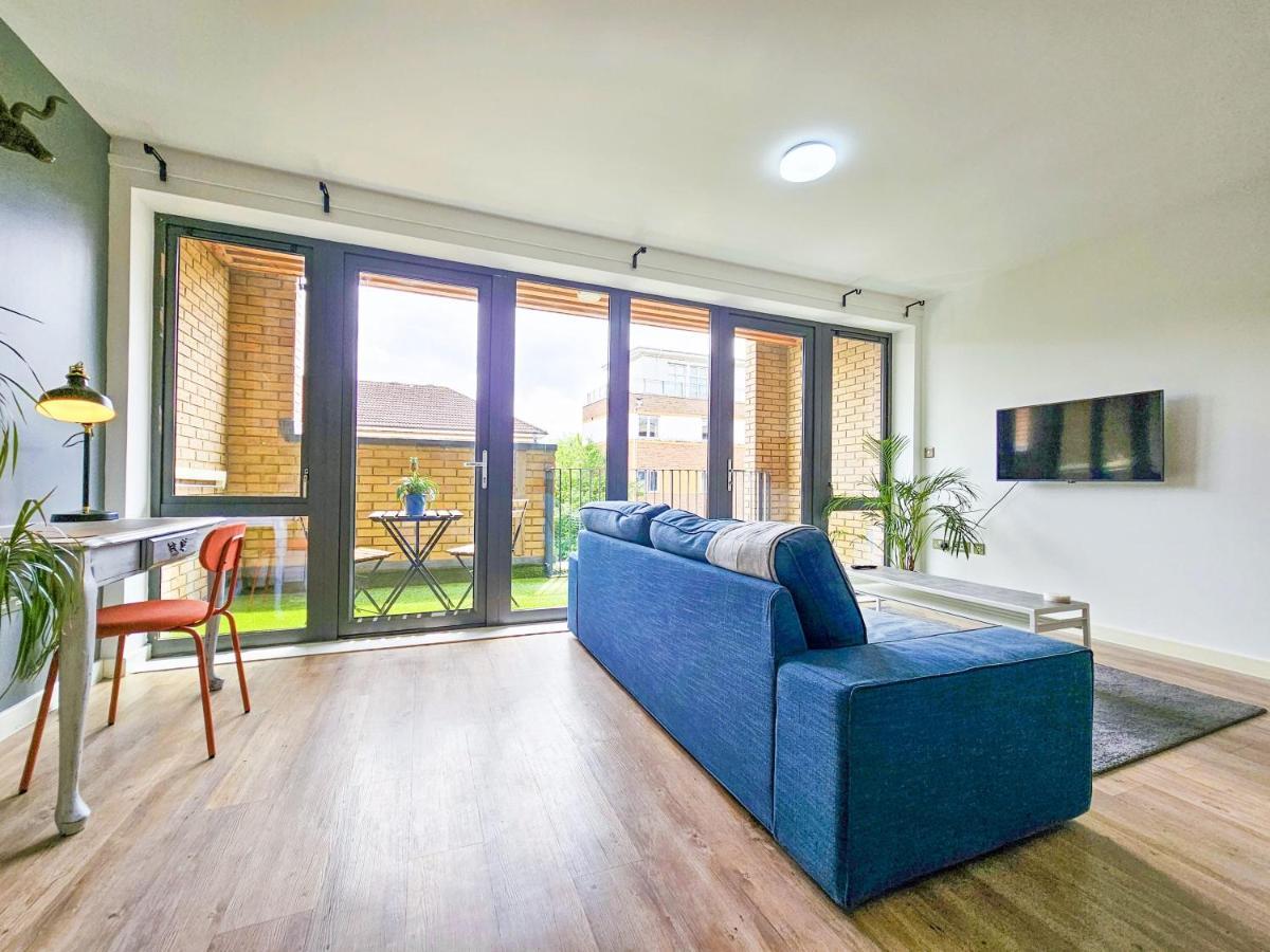 Centrally Located Spacious Flat Near Canary Wharf ロンドン エクステリア 写真