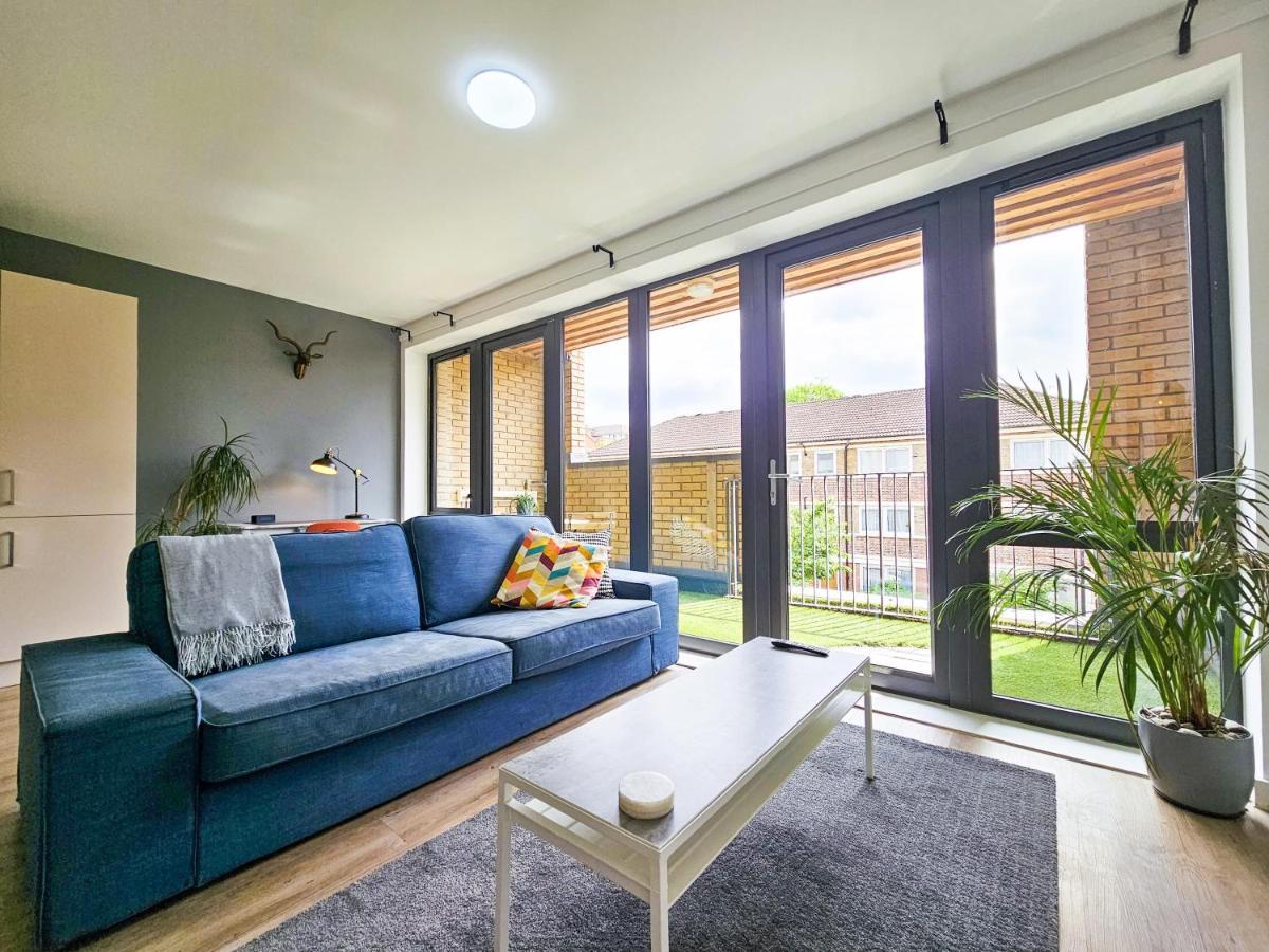 Centrally Located Spacious Flat Near Canary Wharf ロンドン エクステリア 写真