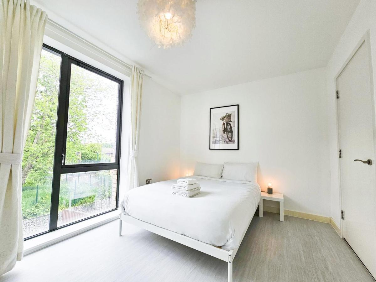 Centrally Located Spacious Flat Near Canary Wharf ロンドン エクステリア 写真